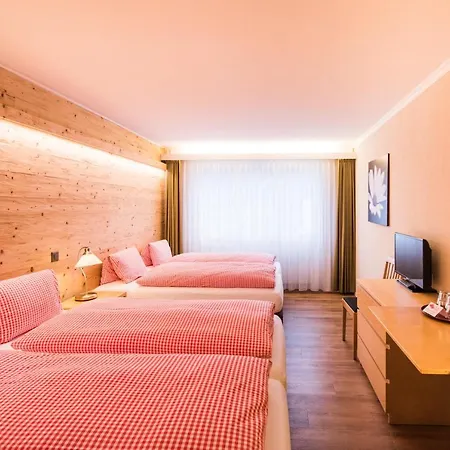 Weisses Kreuz Szálloda Brienz