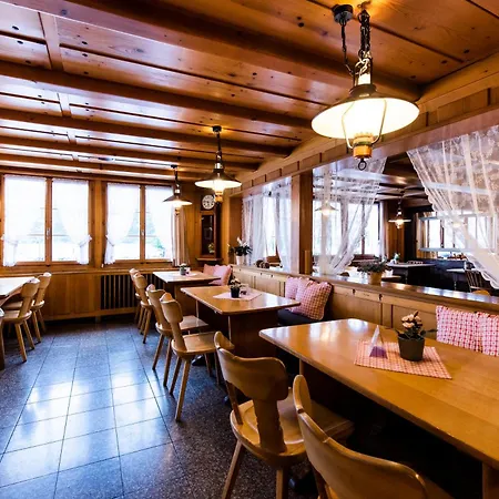 Hotel Weisses Kreuz 3*