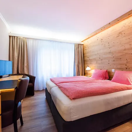 Hotel Weisses Kreuz 3*