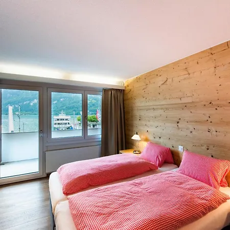 Weisses Kreuz Szálloda Brienz