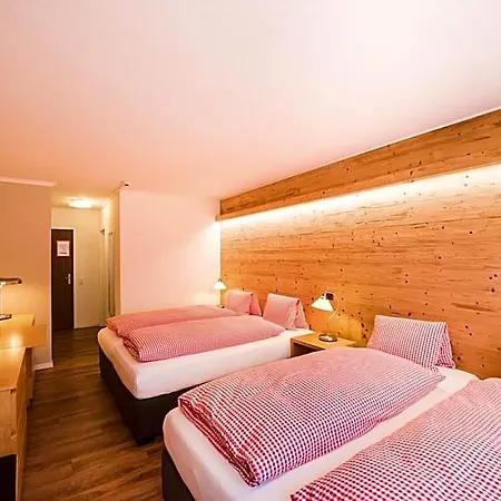 Otel Weisses Kreuz 3*