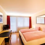 Weisses Kreuz Hotel 3*