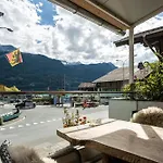 Weisses Kreuz Hotel