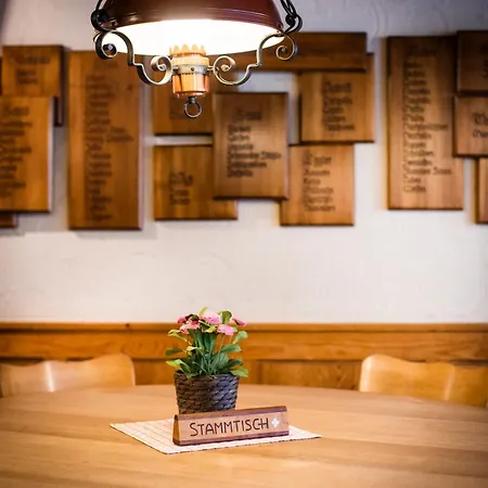 ホテル ヴァイセス クロイツ